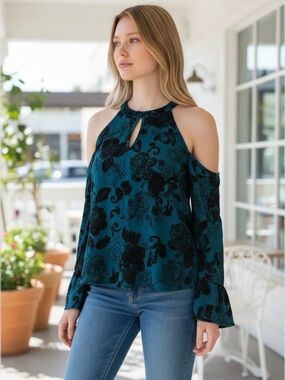VENUS Teal and Cold Shoulder Floral Top